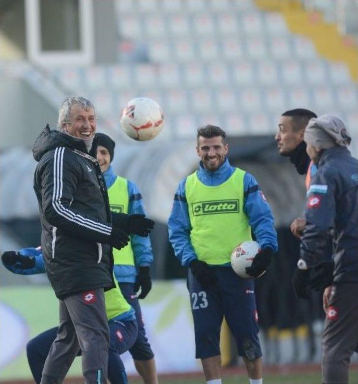 Bb Erzurumspor, Zorlu Altay Deplasmanına Hazırlanıyor G5