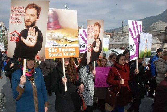 Tokat’ta “kadına Yönelik Şiddete Dur De” Yürüyüşü