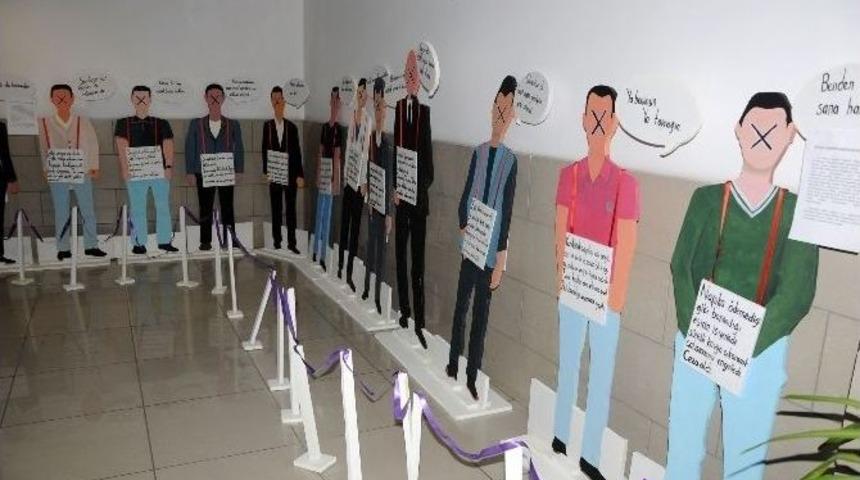 Avukatlar, Erkek Maketleri &Uuml;zerinden Şiddeti Protesto Ettiler