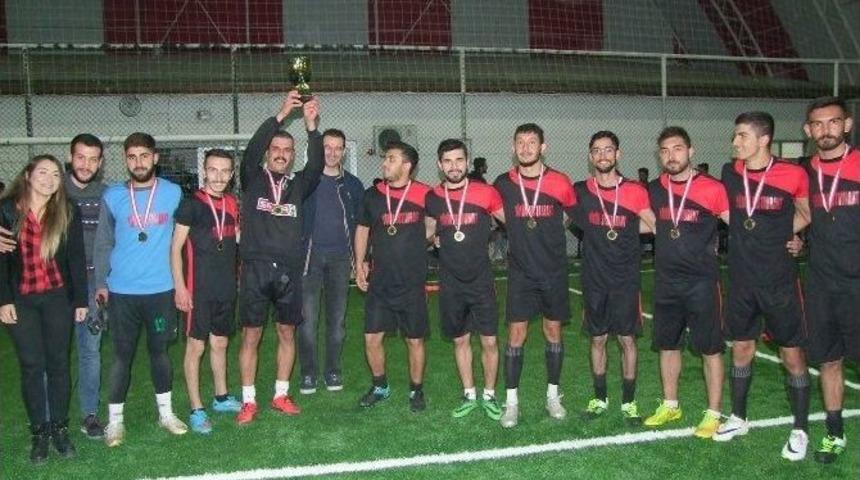 Korkuteli Y&uuml;ksek Okulda Futbol Turnuvası