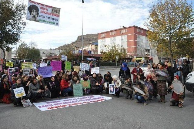 Tunceli’de Kadınlar Şiddete Karşı Yürüdü