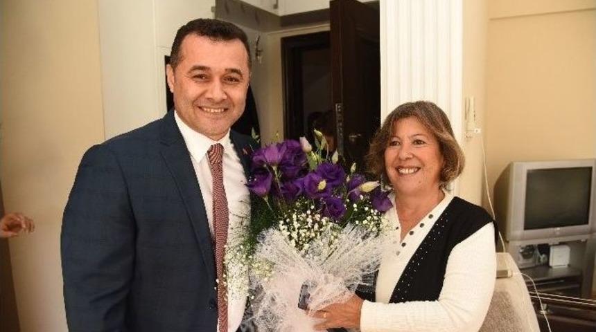 Başkan Y&uuml;cel&rsquo;den İlkokul &Ouml;ğretmenine S&uuml;rpriz Ziyaret