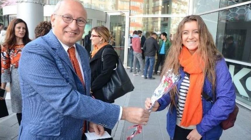 Kadına Ve Kız &Ccedil;ocuklarına Y&ouml;nelik Şiddetin Son Bulması İ&ccedil;in Toplandılar