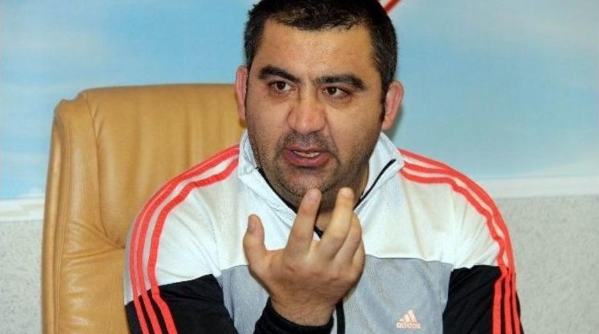 &Uuml;mit &Ouml;zat Hakemlere Ateş P&uuml;sk&uuml;rd&uuml;