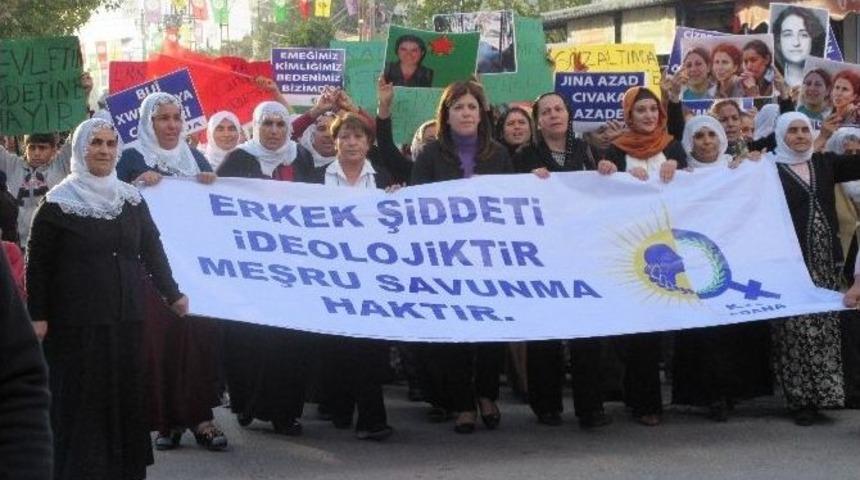 Hdp’li Beştaş Kadınlarla Yürüdü