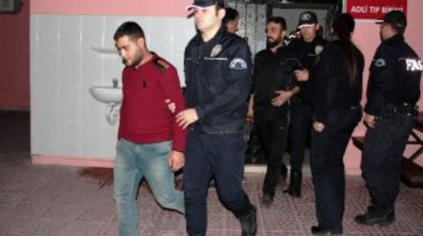 Ter&ouml;r Operasyonunda G&ouml;zaltına Alınanlar Sağlık Kontrol&uuml;nden Ge&ccedil;irildi