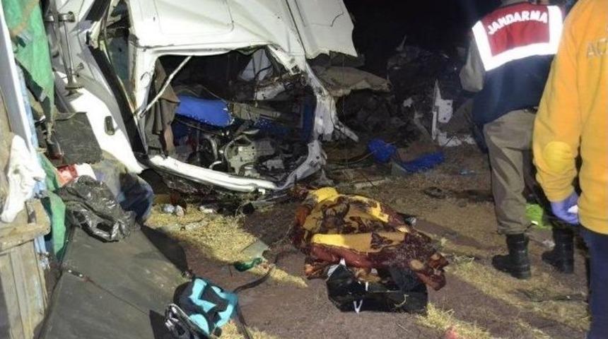 Uşak&rsquo;ta Trafik Kazası:1 &Ouml;l&uuml;