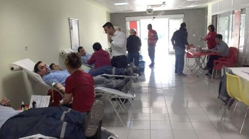 &Ccedil;imento &Ccedil;alışanlarından Kızılay&rsquo;a Destek