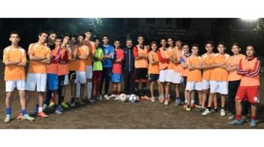 Muratpaşa&rsquo;nın Gen&ccedil;leri Şampiyonluğa Koşuyor