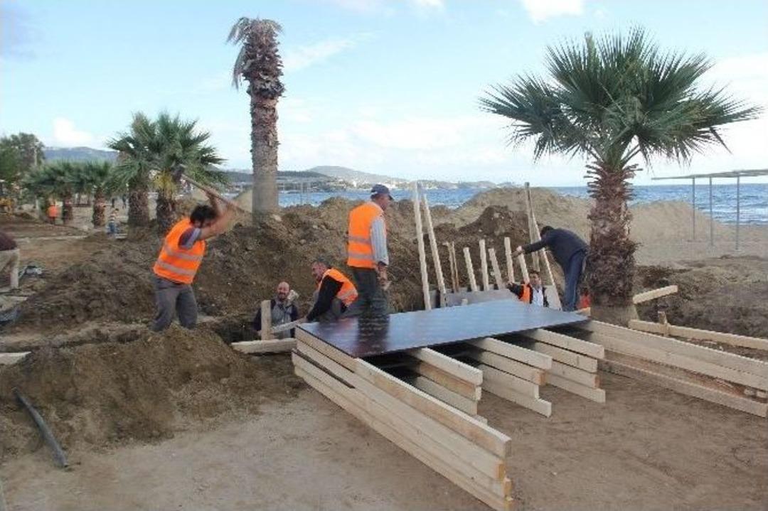 Sahil Yolu Projesinde İlk Beton D&ouml;k&uuml;ld&uuml;