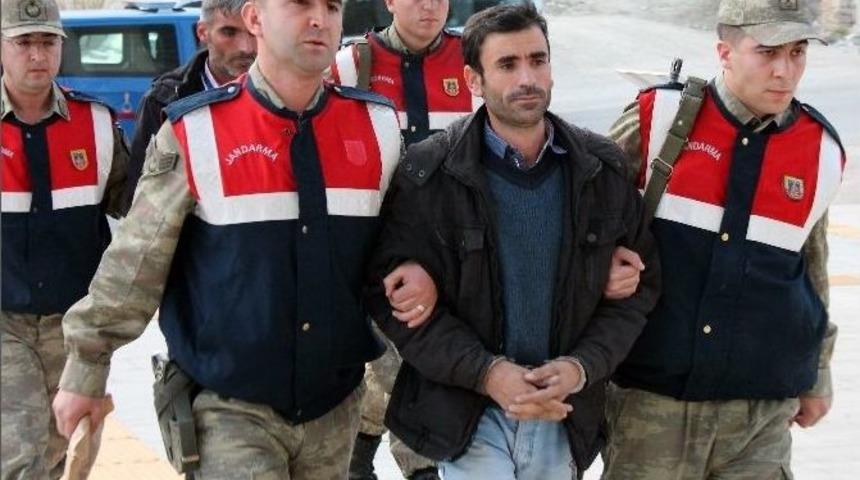 Hayvan &Ccedil;alan Hırsızlar Su&ccedil;&uuml;st&uuml; Yakalandı