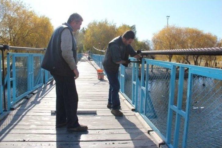 Avanos’ta Tahta Köprüye Bakım Çalışmaları Yapılıyor