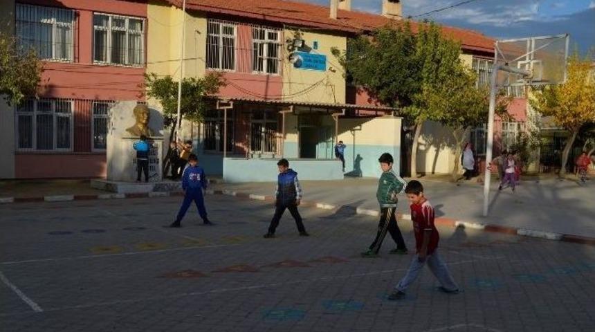 Boya Ekipleri &Ouml;ğrencilerin Hizmetinde