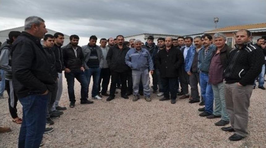 Bandırma&rsquo;da &Uuml;&ccedil; Aydır Maaş Alamayan İş&ccedil;iler Eylemde