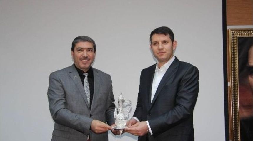 Sivas İl &Ouml;zel İdaresi Sekreteri Ayhan &Ouml;ğrencilerle Buluştu