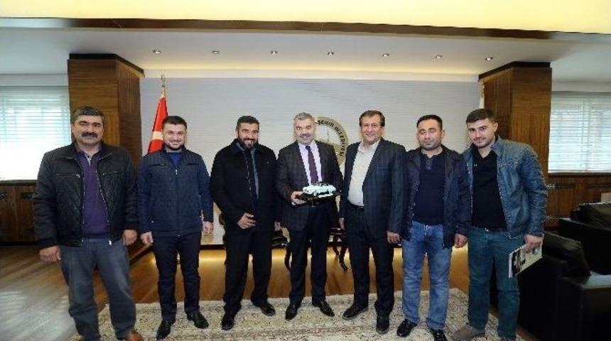 Klasik Otomobilciler B&uuml;y&uuml;kşehir&rsquo;de