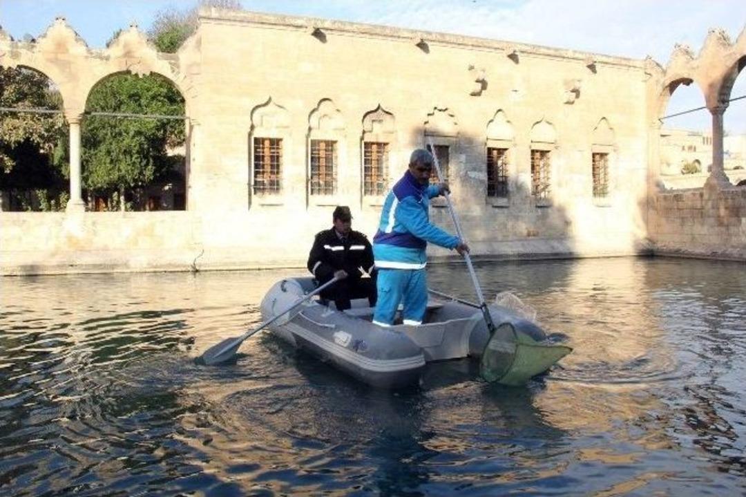 Balıklıg&ouml;l İlk Kez Botla Temizlendi