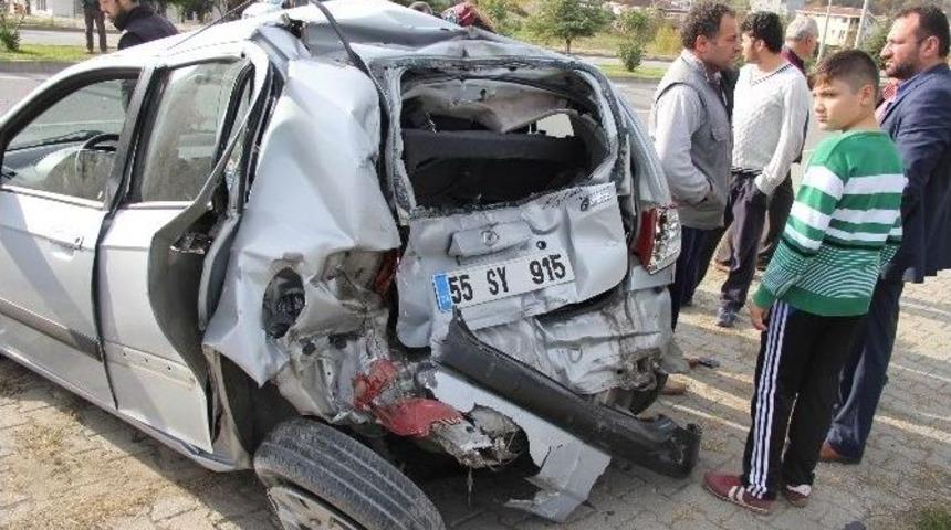 Tır İle Otomobil &Ccedil;arpıştı: 1 Yaralı