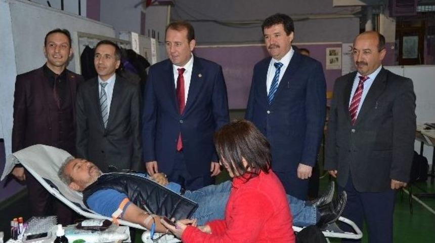 Cumhuriyet Anadolu Lisesi&rsquo;nde Kan Bağışı Kampanyası