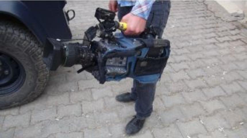 Nusaybin&rsquo;de Gazetecilere Saldırı