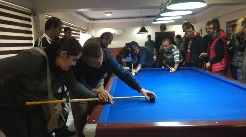 &Ouml;zel &Ccedil;ocukların Bilardo Heyecanı