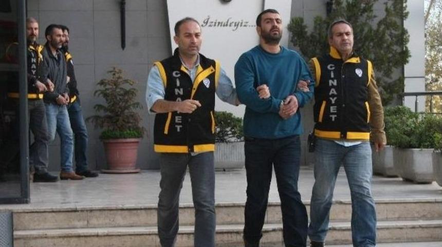 İki Arkadaşı Barıştırmak İsterken Katil Oldu