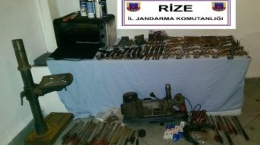Rize&rsquo;de Ka&ccedil;ak Silah İmalathanesine Baskın