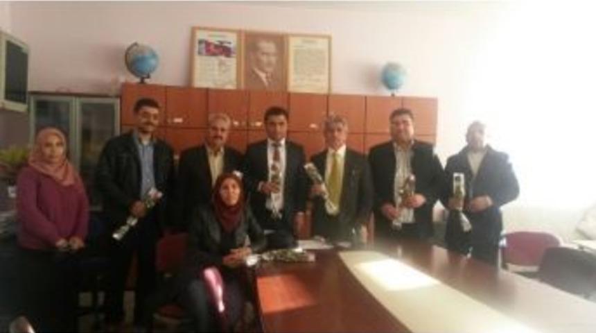 Suriyelilerin Eğitim Merkezinde Buruk &Ouml;ğretmenler G&uuml;n&uuml; Etkinliği