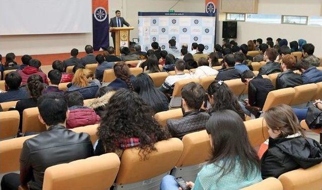 Uluslararası Öğrencilerimize Bilgilendirme Toplantısı Yapıldı