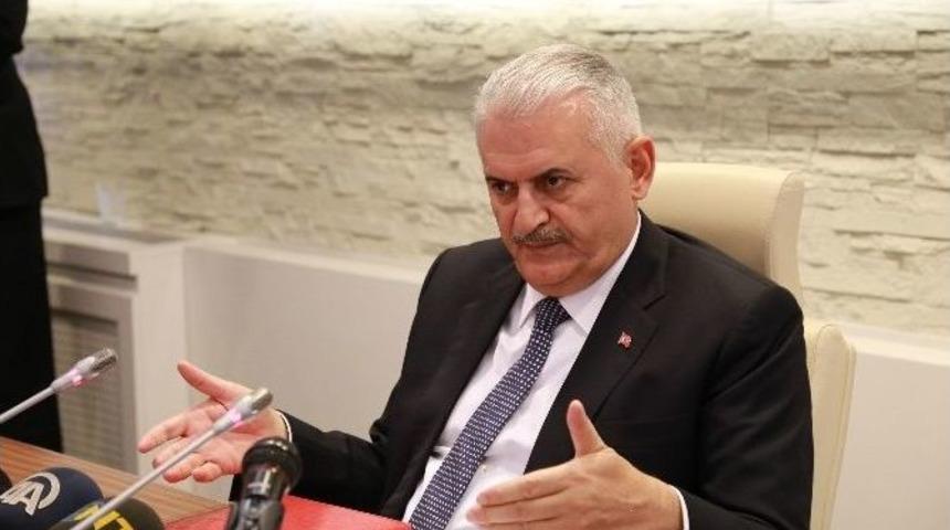 Bakan Yıldırım Karayolları B&ouml;lge M&uuml;d&uuml;rleri İle Bir Araya Geldi