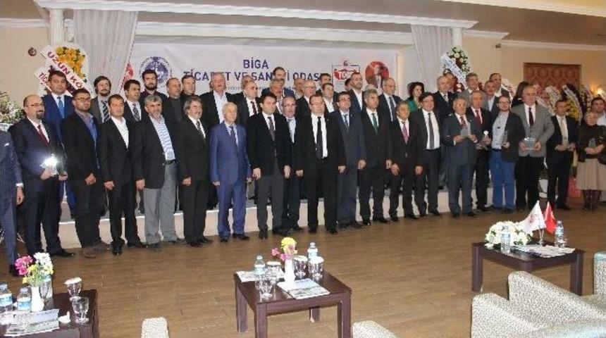 Biga&rsquo;da Ekonomiye Değer Katanlar &Ouml;d&uuml;llendirildi