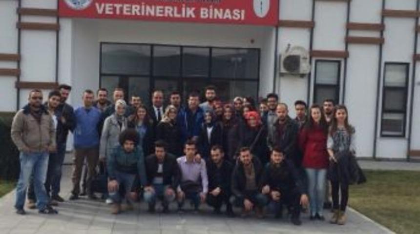 Anadolu Harikalar Diyarı Hayvanat Bah&ccedil;esi&rsquo;nde &Uuml;niversite &Ouml;ğrencilerine Ders Verildi