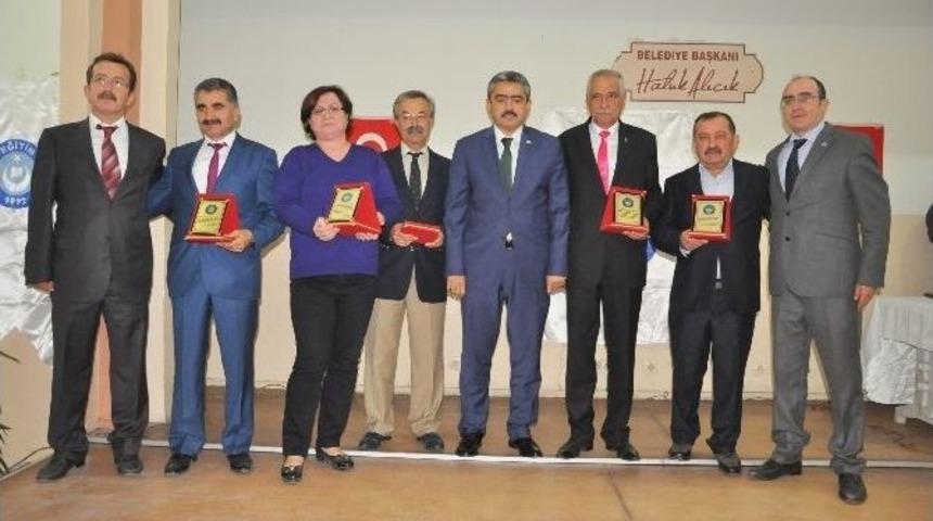 Başkan Alıcık, T&uuml;rk Eğitim Sen &Uuml;yelerini Yalnız Bırakmadı