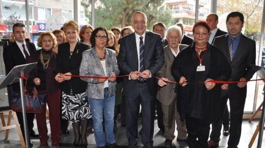 Bu Sergide ‘yaşamdan Renkler’ Var