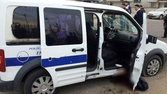 Polise ‘beyaz Toros’la Saldırı: 3 Polis Yaralı