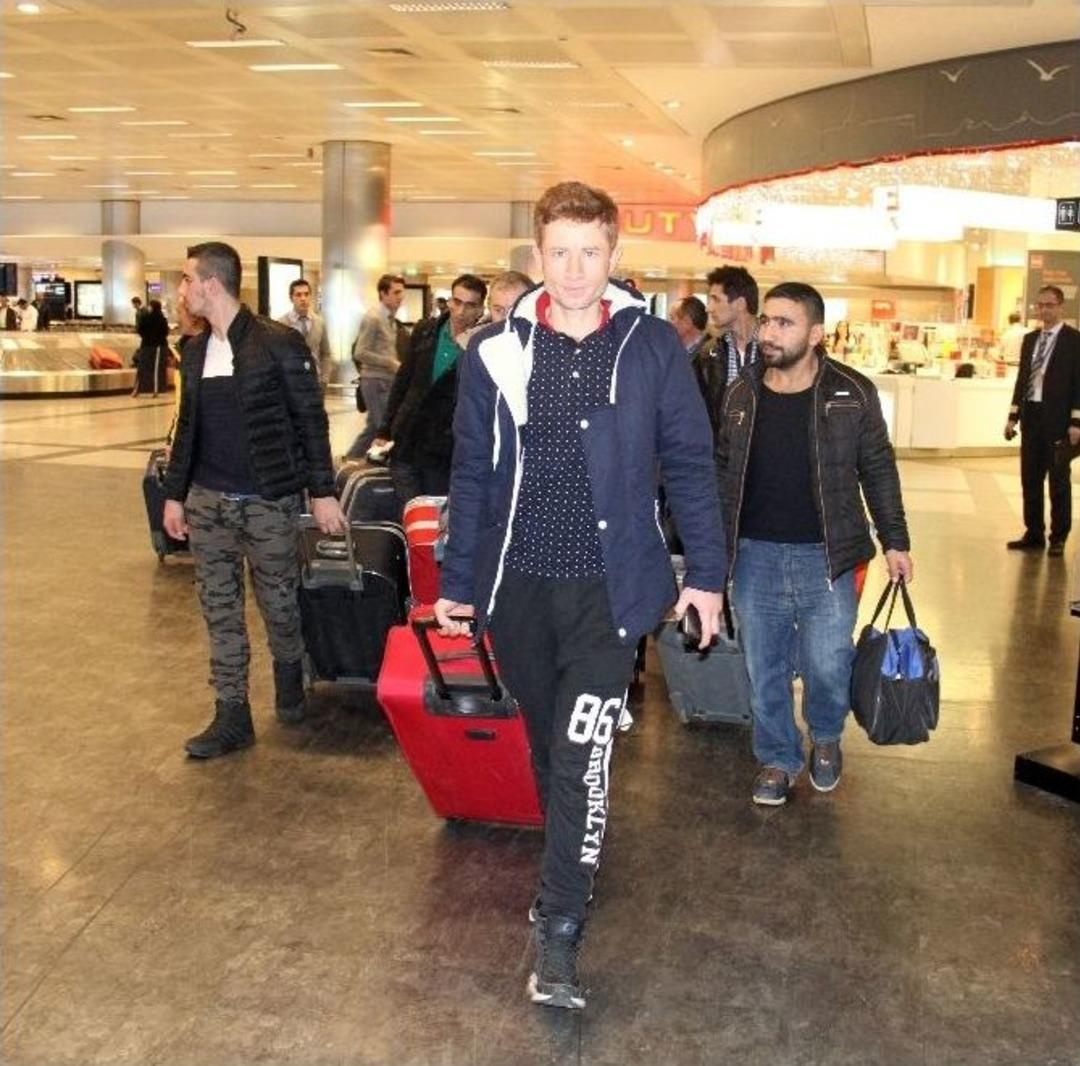 Rusya&rsquo;da G&ouml;zaltına Alınan İşadamları T&uuml;rkiye&rsquo;ye Geri G&ouml;nderildi