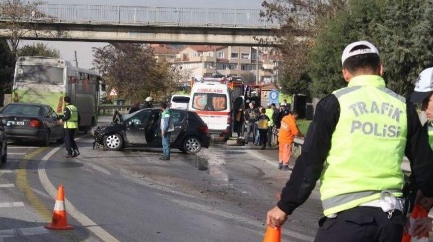Kocaeli&rsquo;de Trafik Kazası: 1 Yaralı