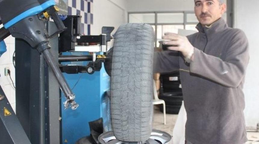 Oto Lastik&ccedil;ilerde Kış Lastiği Yoğunluğu
