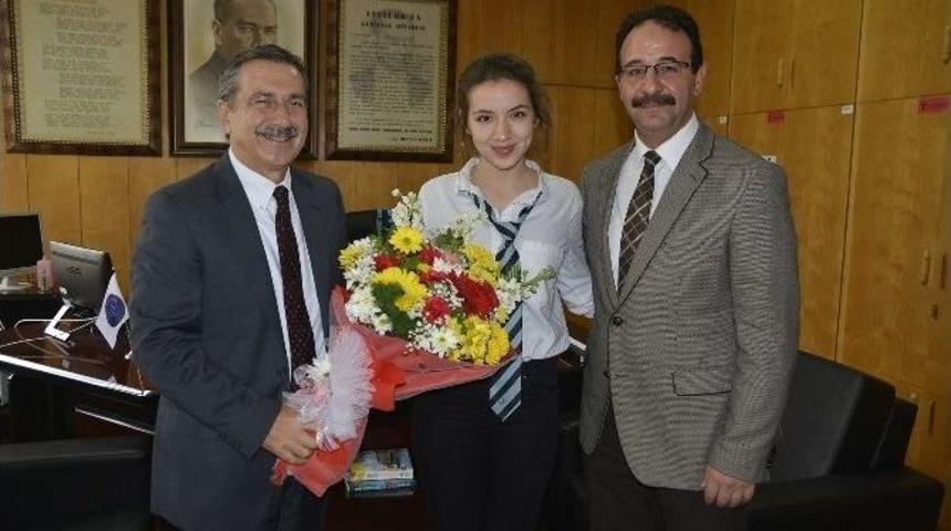 Başkan Ata&ccedil; Mezun Olduğu Okulu Ziyaret Etti