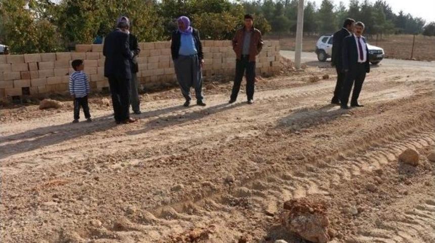 Ak&ccedil;akale&rsquo;de Yol Yapım &Ccedil;alışmaları Devam Ediyor