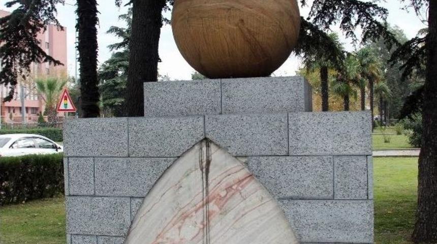 Atat&uuml;rk&rsquo;&uuml;n Silah Arkadaşlarından Birinin R&ouml;lyefi &Ccedil;alındı