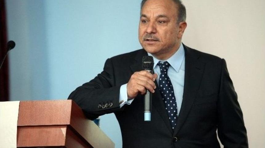 Ağrı&rsquo;da &ldquo;devrim Otomobili Ve Yerli Otomobil Tartışmaları&rdquo; Konferansı