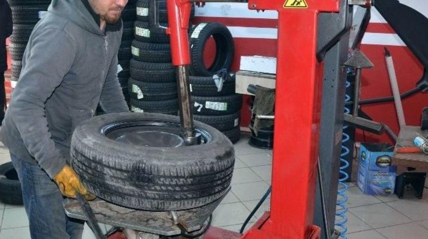 Lastik&ccedil;ilerde &lsquo;kış Lastiği&rsquo; Yoğunluğu