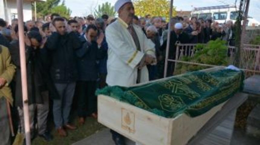 Oğluyla Birlikte 3. Kattan D&uuml;şen Baba Toprağa Verildi