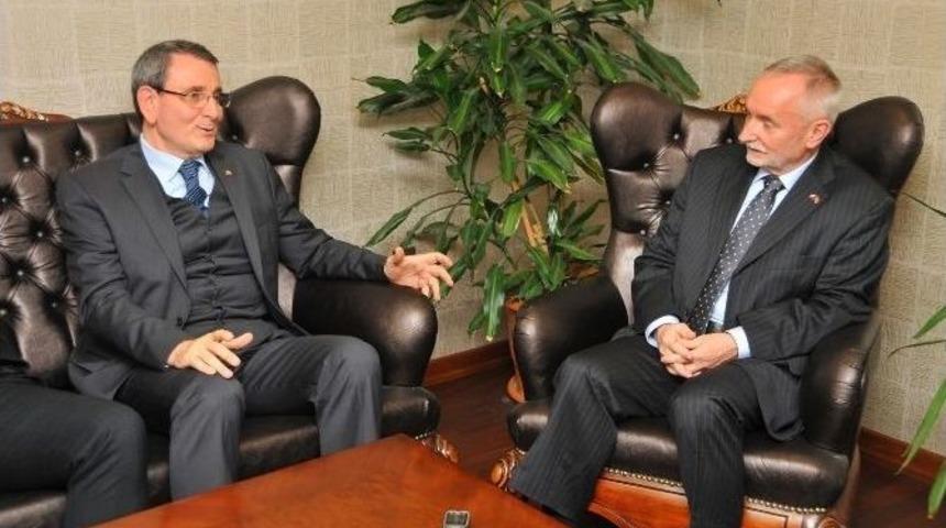 &Ccedil;ek Başkonsolosu Mares&rsquo;ten İşbirliği Mesajı