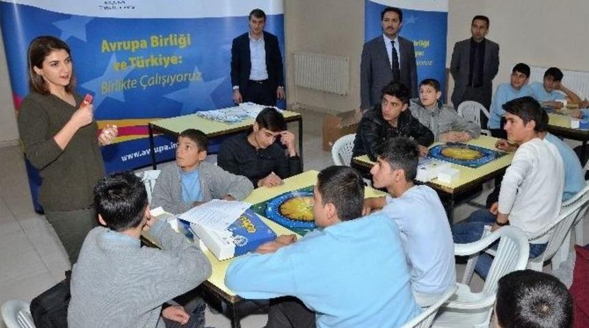 Erzurum Ab Bilgi Merkezi&rsquo;den &Ouml;ğrencilere &ldquo;evropa&rdquo; Oyunu