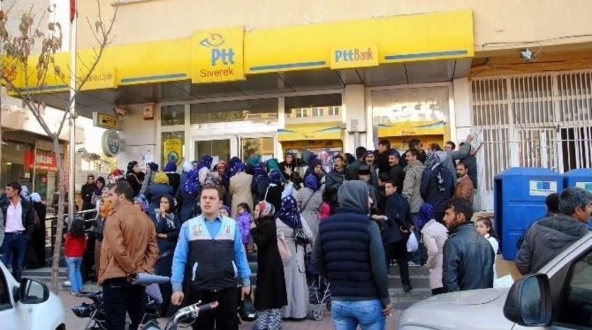 Siverek&rsquo;te &Ouml;ğrenci Parası &Ouml;demesinde Yoğunluk