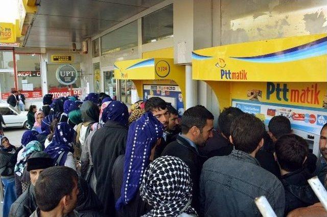 Siverek’te Öğrenci Parası Ödemesinde Yoğunluk