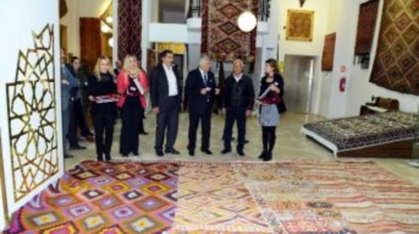 Halı Kilim Müzesine Bağışlar Sürüyor