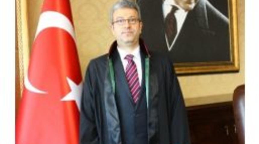 Mersin Barosu, D&uuml;ndar Ve G&uuml;l&rsquo;&uuml;n Tutuklanmalarını Kınadı